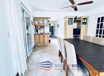 Casa · 364m² · 6 Ambientes · 2 Cocheras · Casa a La Venta en Barrio Cerrado Campos de Alvarez