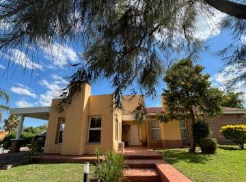 Casa de 6 ambientes, Mendiolaza · Vendo Casa de 3 Dorm con Pileta en Country 4 Hojas Mendiolaza