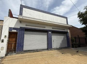Casa · 351m² · 10 Ambientes · Casa en Venta 5 Ambientes en Velez Sarsfield con Local Apto Frigorífico con Departamento y Terraza