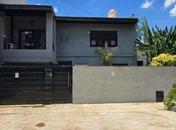 Casa · 192m² · 4 Ambientes · Casa en Venta - 3 Dorm. 2 Baños - San Isidro