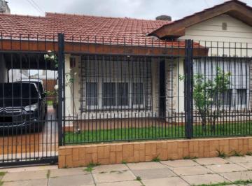 Casa de 3 ambientes, Morón · Casa 3 Ambientes con Parque en Castelar