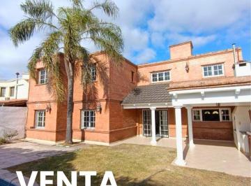 Casa · 271m² · 6 Ambientes · 2 Cocheras · Se Vende Casa en Colinas del Cerro