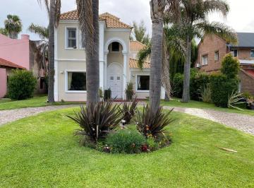 Casa · 248m² · 1 Ambiente · Casa en Venta en El Náutico Escobar C. C.