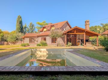 Casa · 200m² · 5 Ambientes · 2 Cocheras · Venta Casa de Dos Dorm. en Funes Barrio Los Trocos