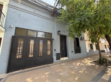 Casa · 258m² · 5 Ambientes · 1 Cochera · Casa en Lobos