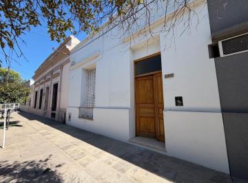 Casa · 169m² · 4 Ambientes · Casa en El Centro de Lobos
