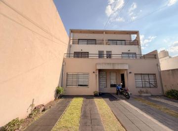 Casa de 4 ambientes, Morón · Casa Triplex 4 Ambientes con Jardin en Castelar