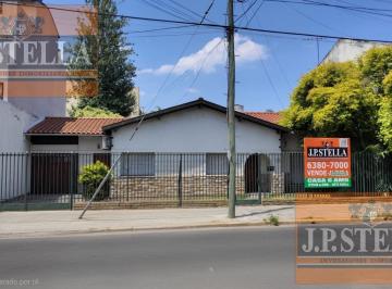Casa · 250m² · 6 Ambientes · 1 Cochera · Chalet 6 Amb. C/ Parque y Pileta 250 m² Cub. Lote 698 m² - Alquiler Solo Uso Comercial - Ramos Mejia