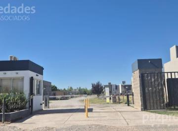Casa · 78m² · 3 Ambientes · 1 Cochera · Venta Duplex a Estrenar B Cerrado "La Castellana"