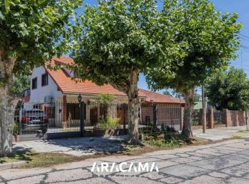 RRA-RRA-2115_2 · Casa en Venta en Luis Guillon
