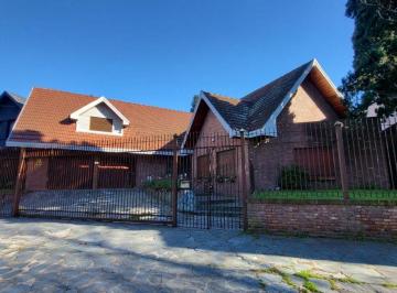 Casa de 6 ambientes, Lomas de Zamora · Excelente Chalet y Zona