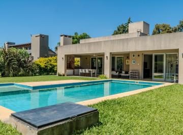 Casa · 280m² · 3 Dormitorios · 2 Cocheras · Venta Casa en Santo Tome - Club de Campo El Paso