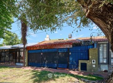 Casa · 155m² · 7 Ambientes · 1 Cochera · Venta | Permuta - Casa 3 Dorm., Jacuzzi, y Cochera - La Florida, Rosario. Apto Crédito.