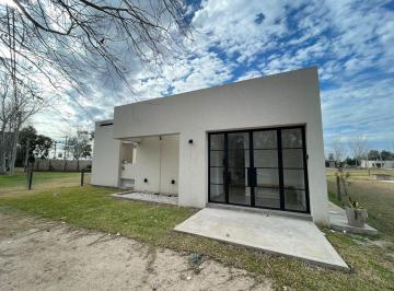 Casa · 115m² · 4 Ambientes · Venta - Casa 3 Dorm., con Jardín Piscina y Parrillero - Pinares del Sur, Piñero.