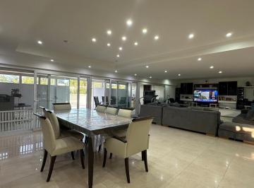 Casa · 604m² · 7 Ambientes · 2 Cocheras · Casa en Venta - 5 Dorm. 5 Baños - Pinamar