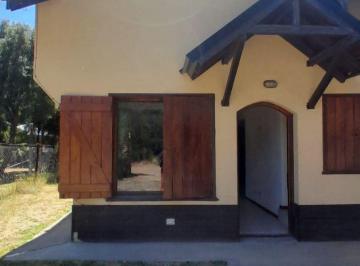 Casa de 3 ambientes, San Carlos de Bariloche · Casa Dúplex de 3 Amb. en 2 Plantas con Jardín. Super Luminosa.