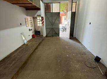 Local comercial · 600m² · Local en Floresta con Depósito