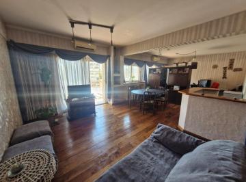 Departamento · 130m² · 4 Ambientes · 2 Cocheras · Impecable Piso 4 Ambientes Amplios Al Frente Balcón Corrido 2 Cocheras y Baulera