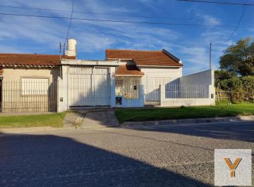 Casa · 165m² · 3 Ambientes · 1 Cochera · Casa en Venta - 2 Dorm. 2 Baños - Cochera - 230 m² - Mar del Plata