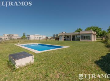 Casa · 130m² · 4 Ambientes · 2 Cocheras · Casa en San Sebastián Area 12 Oportunidad! Mb