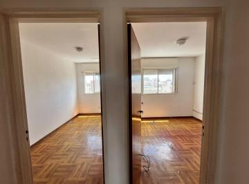 Departamento en Venta de 4 ambientes Distrito Centro · Venta - Departamento 2 Dorm., y Balcón Al Frente - Abasto, Rosario. Apto Crédito.