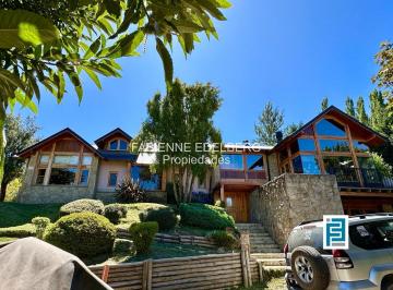 Casa · 378m² · 9 Ambientes · 2 Cocheras · Casa en Venta en El Encantador Callejón de Gingin, San Martín de Los Andes, Patagonia Argentina.