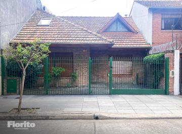 Casa · 149m² · 5 Ambientes · 1 Cochera · Bajo de Precio! Casa Martinez