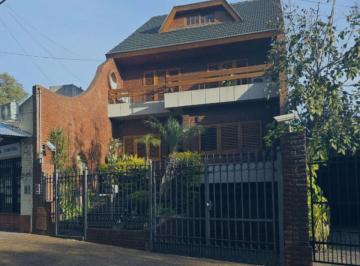 Casa de 6 ambientes, General San Martín · Venta de Casa 5/6 Ambientes con Garage y Quincho en Malaver