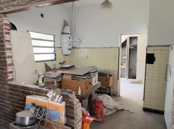 Casa · 100m² · 3 Ambientes · 2 Cocheras · Casa en Venta de 2 Dorm. en Zona Sur de Rosario