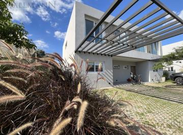 Casa · 128m² · 4 Ambientes · 2 Cocheras · Venta Casa Duplex 4 Amb Calesa Pilará Al Bosque - Apto Financiación