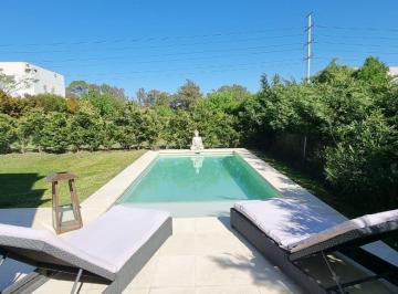 Casa · 170m² · 5 Ambientes · Casa en Las Tipas