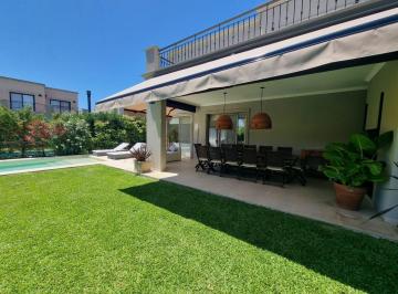 Casa · 170m² · 5 Ambientes · Casa en Las Tipas