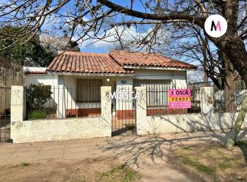 Casa · 200m² · 8 Ambientes · 2 Cocheras · Casa + 2 Departamentos en Venta