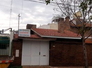 Casa de 4 ambientes, Ciudad de Santa Fe · Chalet de 2 Dorm.