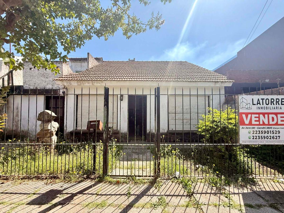 Chalet 4 amb, 100m² con garage y parque — Caisamar