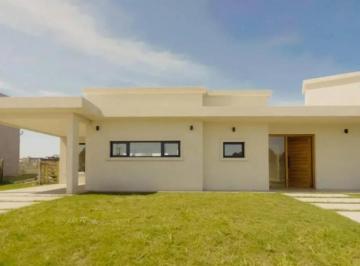 Casa · 180m² · 4 Ambientes · 2 Cocheras · Casa en Venta - 3 Dorm. 3 Baños - Mar del Plata