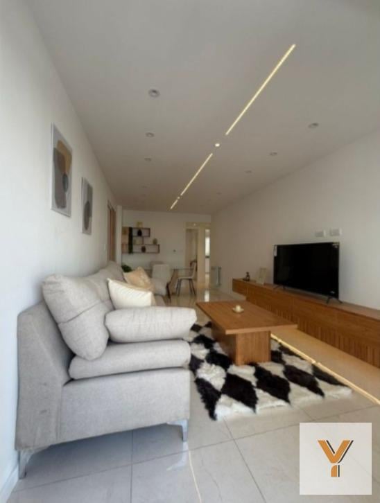 Departamento 2 dorm, 74m² en segundo piso con balcón — Santa Fe