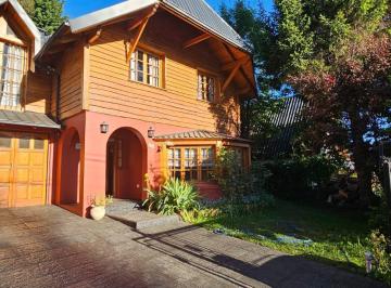 Casa · 184m² · 5 Ambientes · 2 Cocheras · Casa en Bariloche