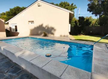 Casa de 4 ambientes, Mar del Plata · Permuta o Venta - Chalet 4 Amb con Pileta y Parque - Constitucion