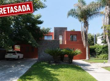 Casa · 350m² · 6 Ambientes · 4 Cocheras · Casa Importante Optimo Estado Usd 720.000. - Ayres - Recado