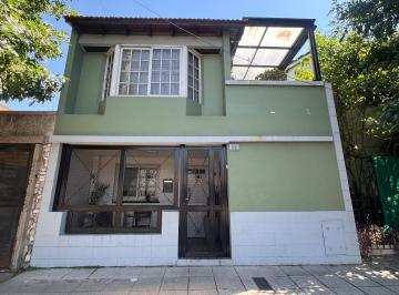 Casa · 100m² · 3 Ambientes · Venta Casa en Villa Dominico - Apta Credito