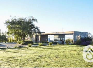 Terreno , San Lorenzo · Terreno / Lote en Venta de 1676 m² Ubicado en San Lorenzo Chico