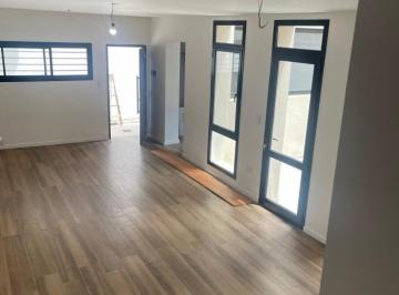 Departamento · 115m² · 5 Ambientes · En Venta. Impecable Departamento de Pasillo Reciclado a Nuevo. Tres Dorm.. Posiblidad de Finan