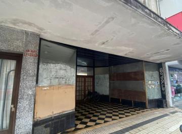 Local comercial · 190m² · 1 Ambiente · Local en Pleno Centro de Azul