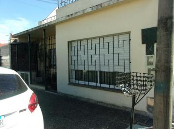 Casa · 140m² · 5 Ambientes · Casa en Ramos Mejia