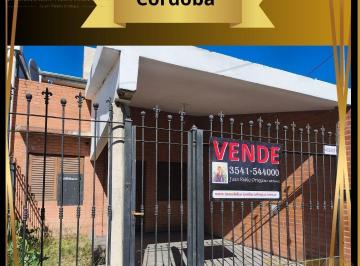 Casa · 143m² · 4 Ambientes · 1 Cochera · Casa en Venta a m de Fuerza Aérea.