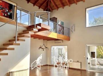 Casa · 1500m² · 9 Ambientes · 2 Cocheras · Casa en Pb en Lote Central Esquina en Venta en Altos del Chateau, Zona Norte