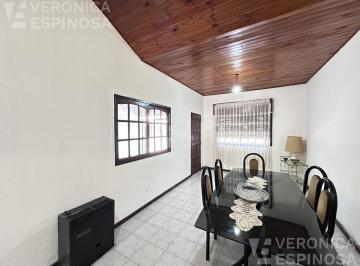 Casa · 168m² · 6 Ambientes · 1 Cochera · Casa de Seis Ambientes en Venta, Haedo Norte.