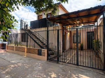 Casa · 250m² · 8 Ambientes · 1 Cochera · Casa en Venta con Dpto en Barrio Ujemvi - Las Heras