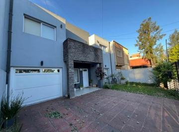 Casa · 174m² · 4 Ambientes · 3 Cocheras · Casa - Venta - 3 Dorm. - Ituzaingo